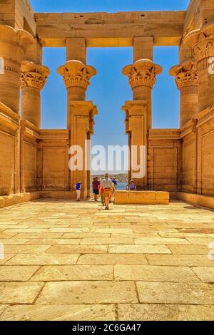 Geschnitzte Kapitelle des Trajan`s Kiosk im Tempel der Isis bei Philae wurde der Tempel von seinem ursprünglichen Standort auf der Insel Philae auf die Insel Agilkia verlegt Stockfoto